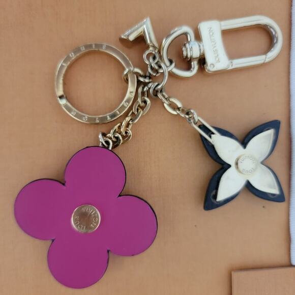 Louis Vuitton Blooming Flower Charm Keyring OB0169 - Picture 7 of 10